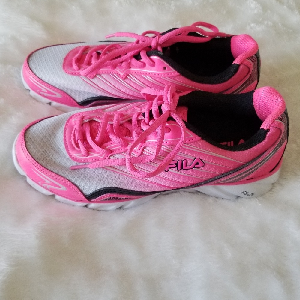 Fila tennis shoes